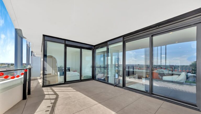 Vacant property image