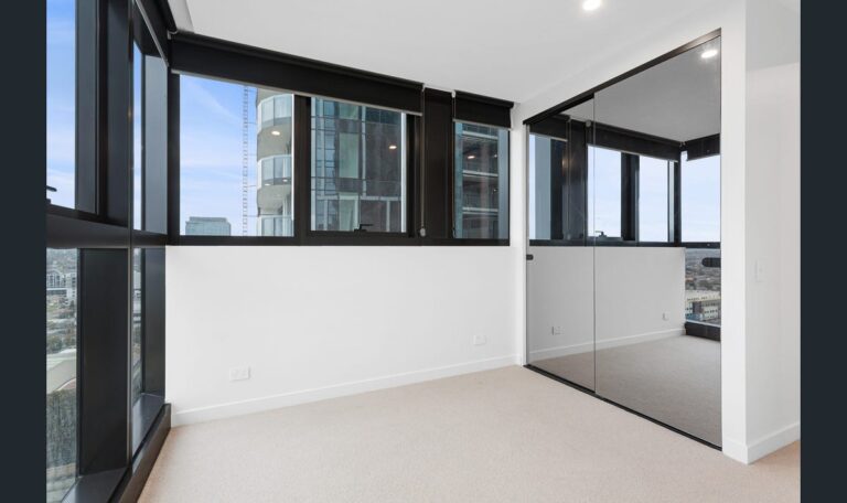 Vacant property image