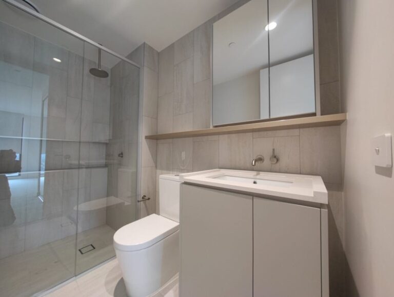 Vacant property image